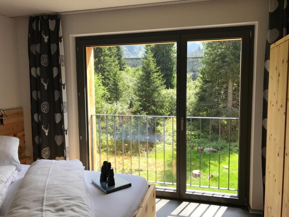 Berghotel Mettmen Schwanden  Buitenkant foto