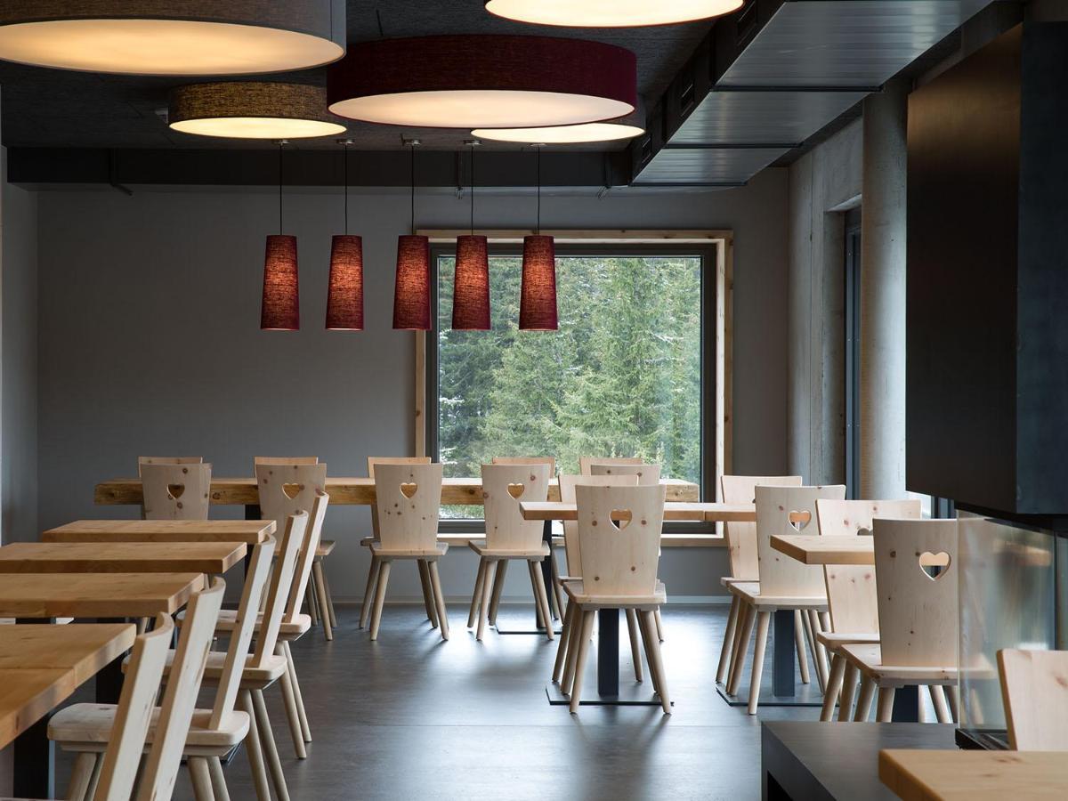 Berghotel Mettmen Schwanden  Buitenkant foto