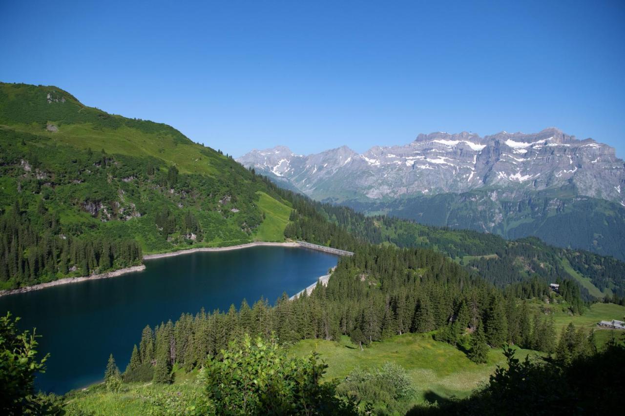 Berghotel Mettmen Schwanden  Buitenkant foto