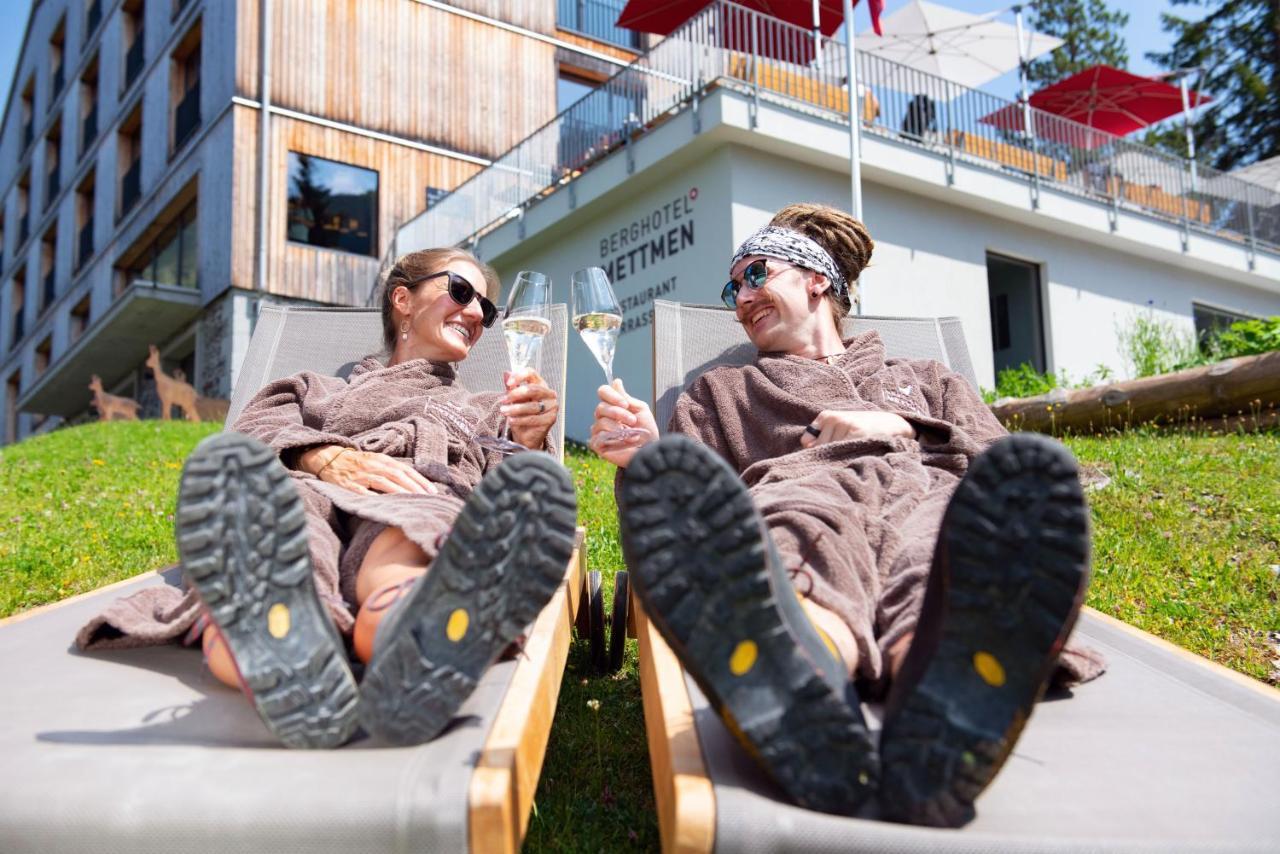 Berghotel Mettmen Schwanden  Buitenkant foto